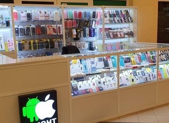 Точка продажи аксессуаров и ремонта телефонов в ТЦ УниверСити