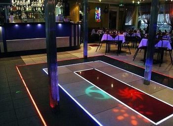 Кафе рядом с метро / бизнесу 19 лет 