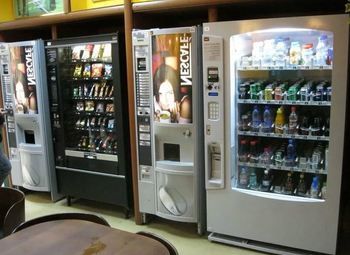 Вендинговый автомат нового формата (полностью автономен) / пр-во 2019 