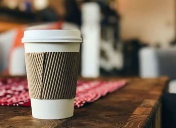 Кофейня рядом с метро в спальном районе / Низкая аренда