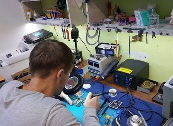Фото Мастерская по ремонту телефонов с оборудованием