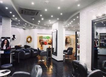 Действующая студия красоты в центре города 