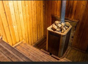 2- коттеджа с посуточной арендой в собственность расположены в Л.О.