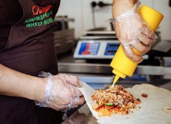 Шаверма с известным брендом в центре / Прибыль 350 тыс 