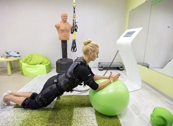 Укомплектованная  студия ЕМS тренировок и коррекции фигуры