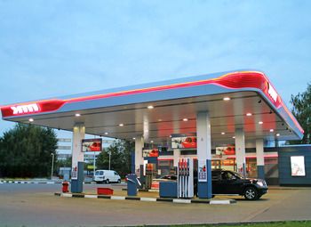 Фото АЗС под популярным брендом в Ленинградской области