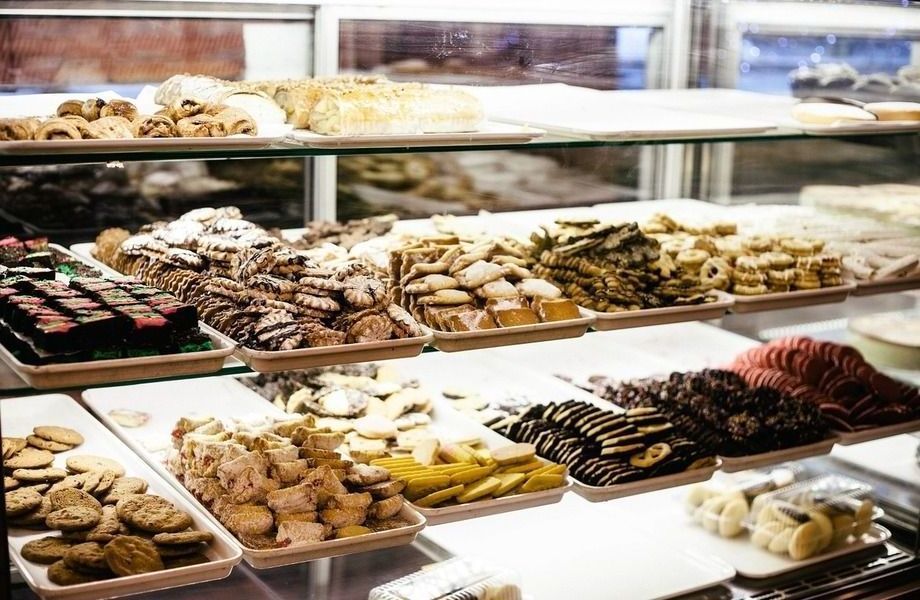 Кондитерский отдел в торговом кластере в Невском районе 