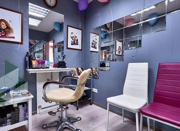 Салон красоты рядом с метро, первая линия