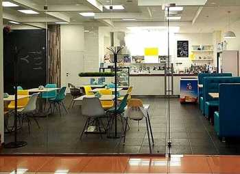 Кафе-столовая в Бизнес-Центре рядом с метро.