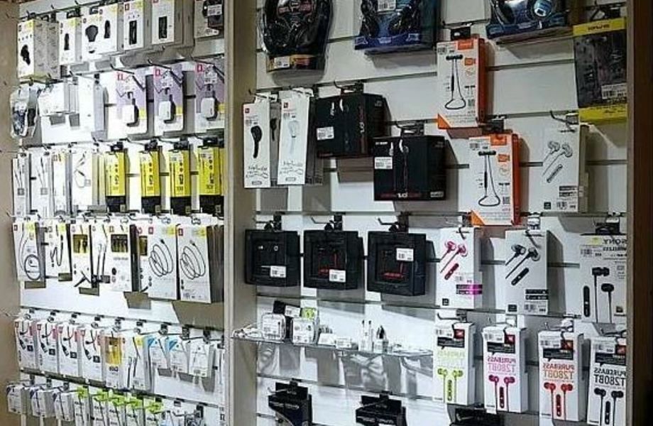 Магазин аксессуаров для мобильных устройств, север города
