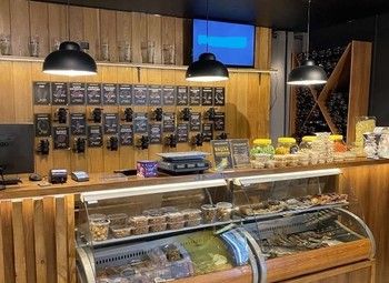 Магазин разливного пива в густонаселенном районе в пяти мин. от метро