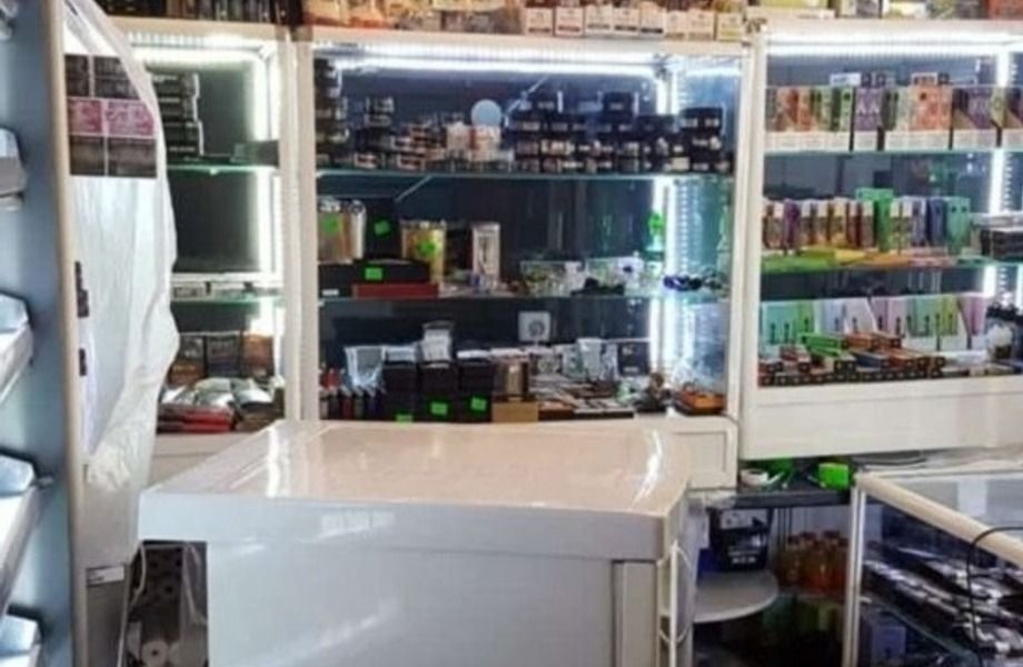 Фото 1 табачный магазин на выходе из метро
