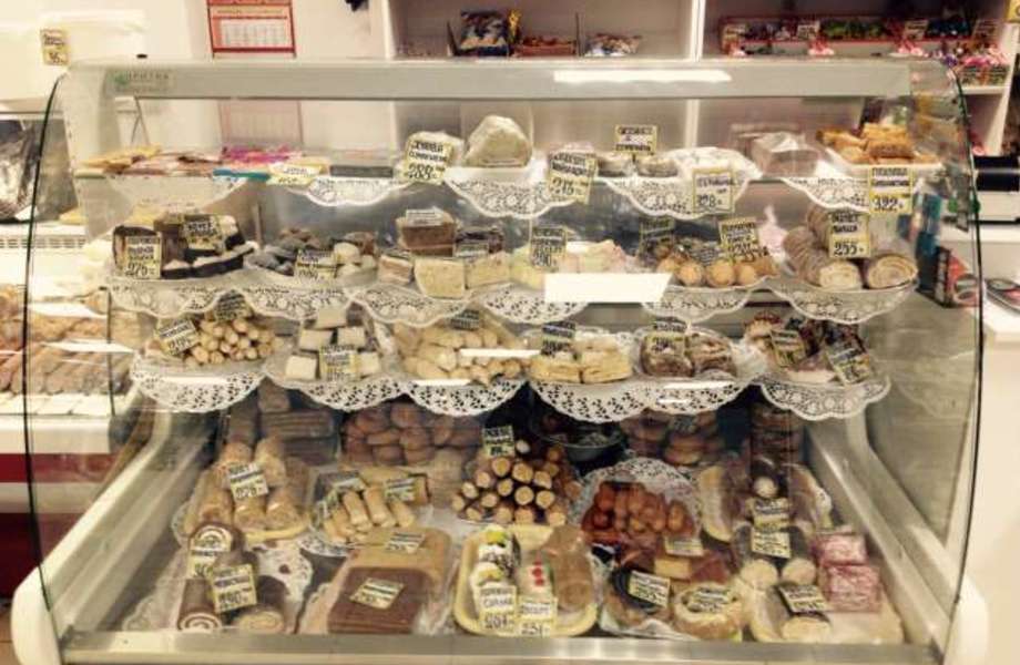 Фото 1 Кондитерский отдел в продуктовом магазине