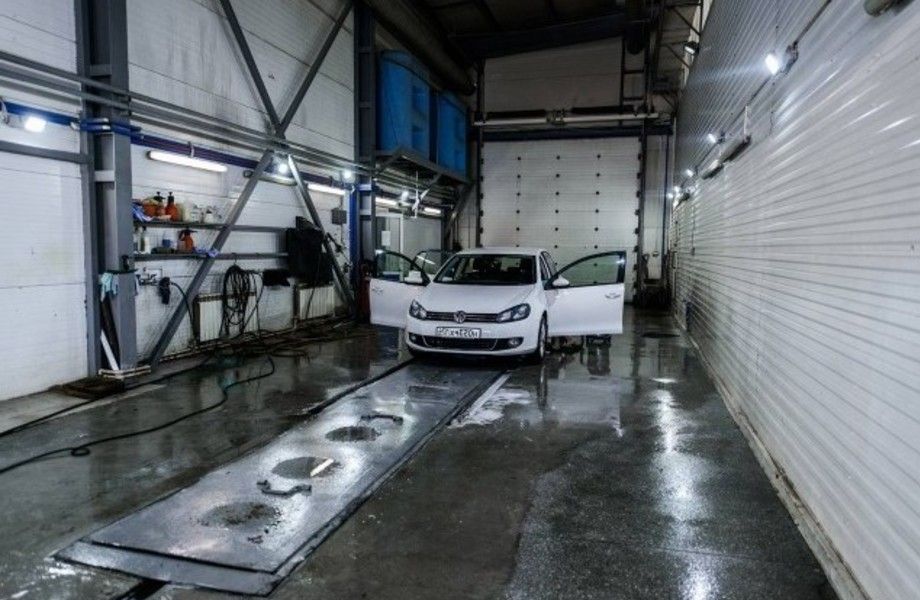 Автомойка + детейлинг-центр с огромным автомобильном трафиком. 