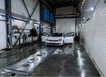 Фото Автомойка + детейлинг-центр с огромным автомобильном трафиком.
