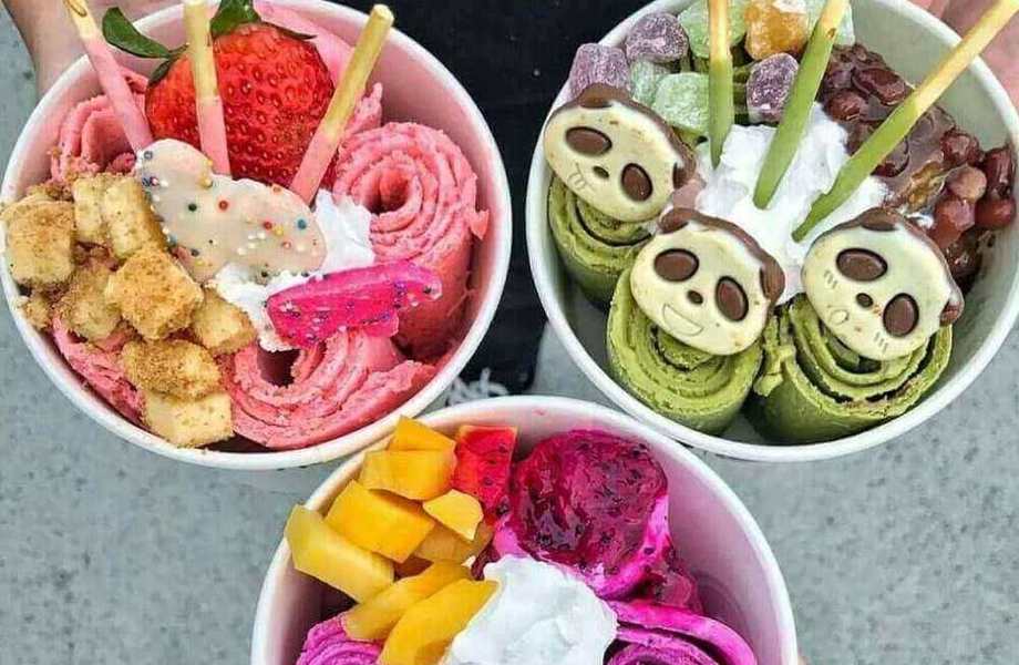 Островок по продаже сладостей в торгов центре 