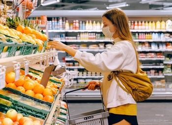 Фото Магазин продуктовый в туристическом месте, высокий трафик