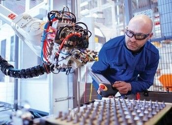 Фото Бизнес по производству и продаже робототехники для дома