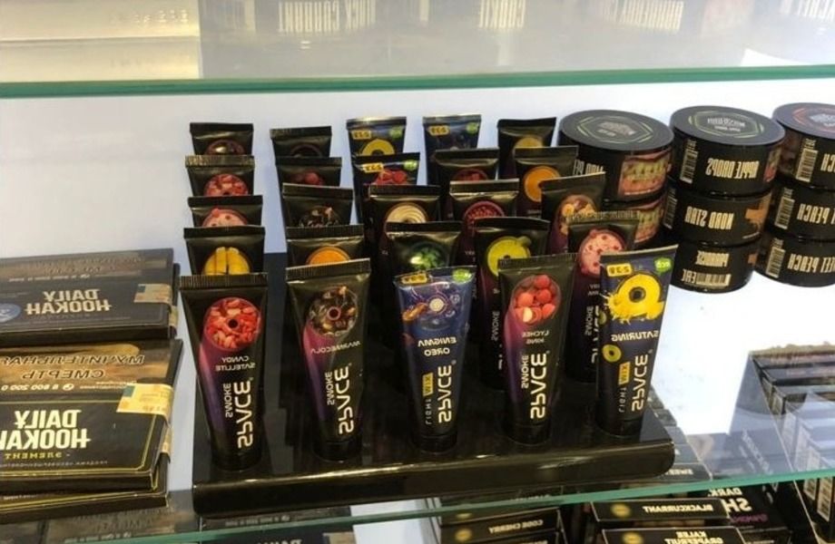 Табачный магазин расположен возле метро с чп 130 000