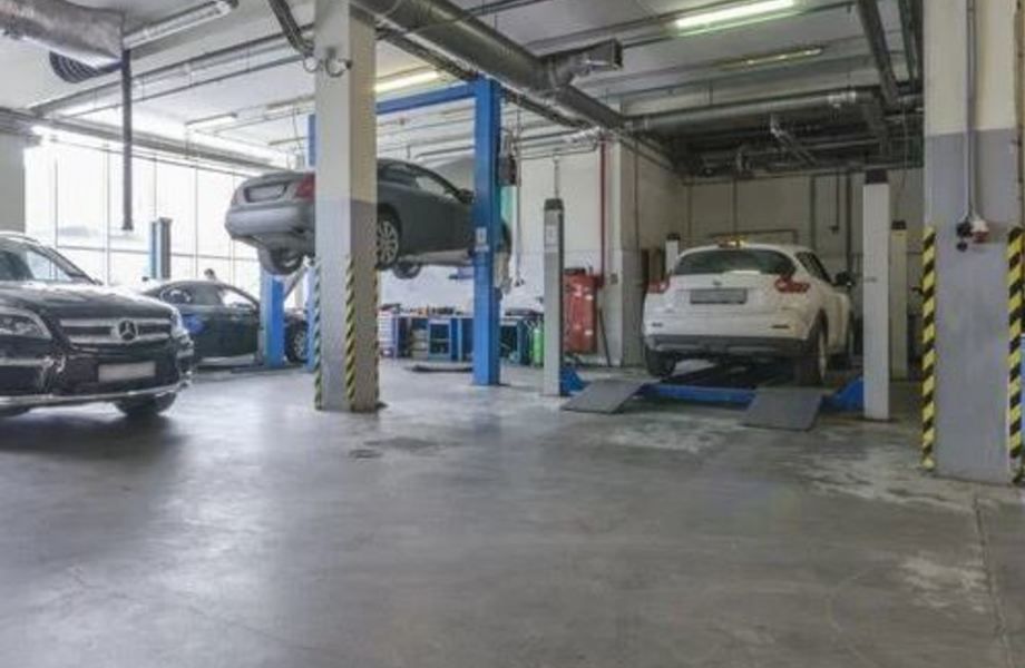Автосервис с новым оборудованием на юге, грузовой подъёмник