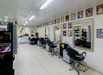 Фото Парикмахерская, работающая 6 лет