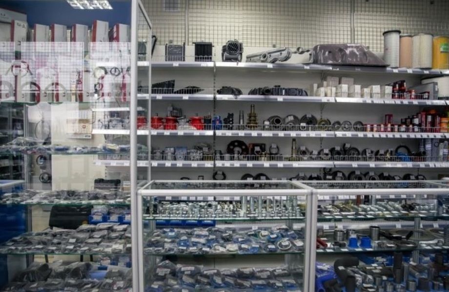 Фото 5 Магазин автозапчастей в крупном автоцентре