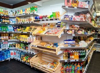 Магазин продуктов с большой проходимостью 