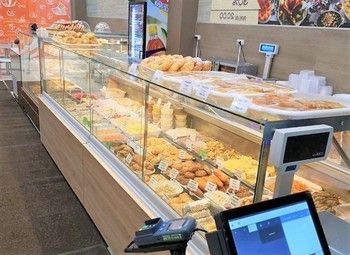 Кафе напротив метро / Топовая локация