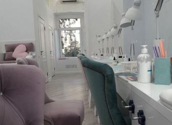 Салон красоты с медицинской лицензией в 500 метрах от метро