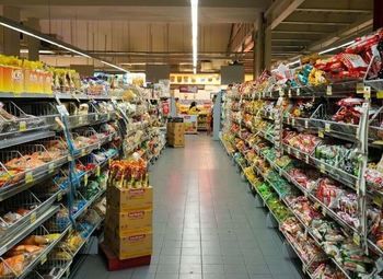Продуктовый магазин на ооо в шаговой доступности от метро