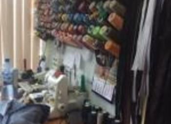 Фото Действующее ателье в проходном месте.