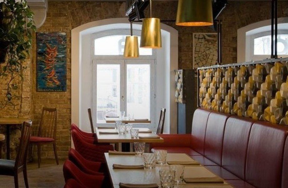 Кафе с посадочными местами. Низкая аренда.