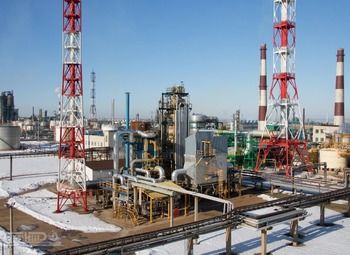 Фото Нефтеперерабатывающий завод