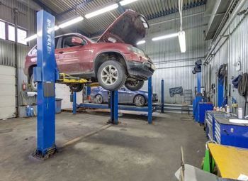 Автосервис в Фрунзенском районе / 4 подъемника